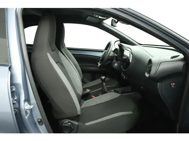 Toyota Aygo X 1.0 VVT-i MT Play 2024 Benzine 22