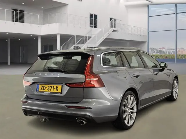 Volvo V60 2.0 T5 Momentum 2019 Benzine 3