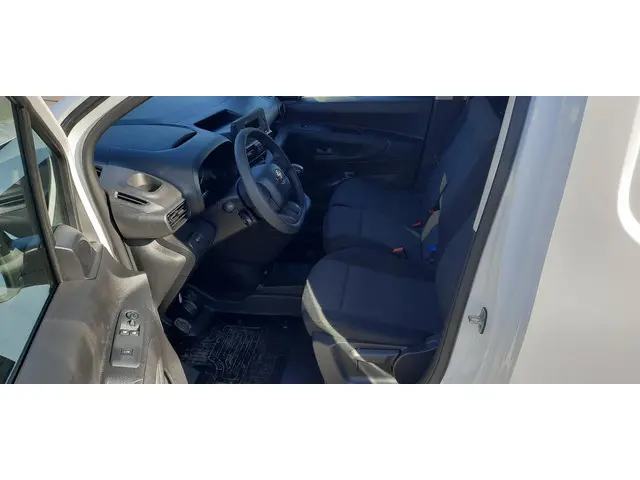 Toyota ProAce CITY 1.5 D-4D Cool Long 2022 Diesel 5