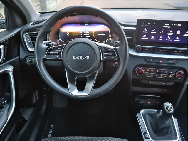 Kia Ceed 1.0 T-GDi DynamicPlusLine 2024 Benzine 21