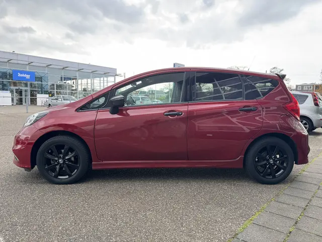 Nissan Note 1.2 Black Edition 2016 Benzine 4