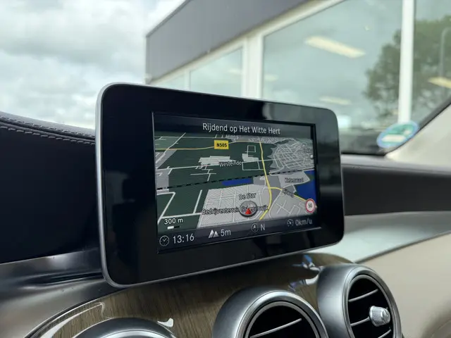 Mercedes-Benz GLC 250 4MATIC 2016 Benzine 30