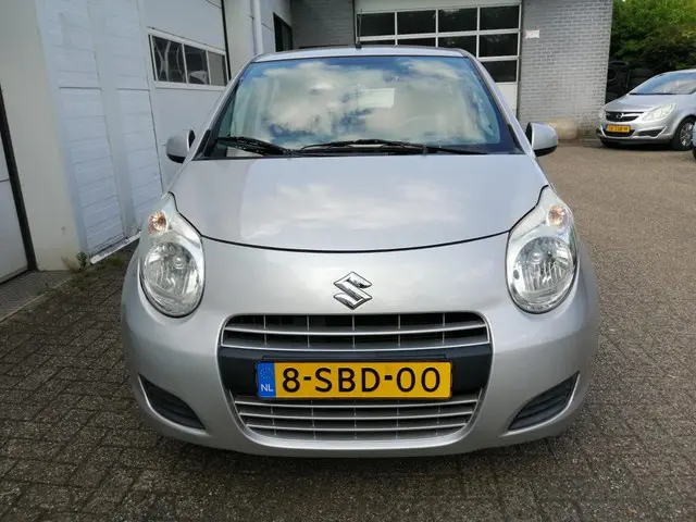 Suzuki Alto 1.0 Comfort EASSS 2013 Benzine 2
