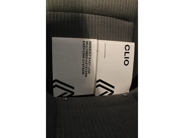 Renault Clio 1.0 TCe 90 GPF techno 2024 Benzine 15