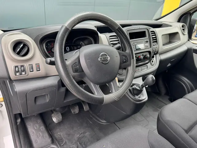 Nissan NV300 2