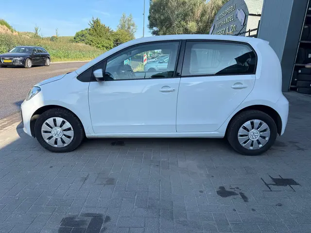 Volkswagen up! 1.0 2021 Benzine 18