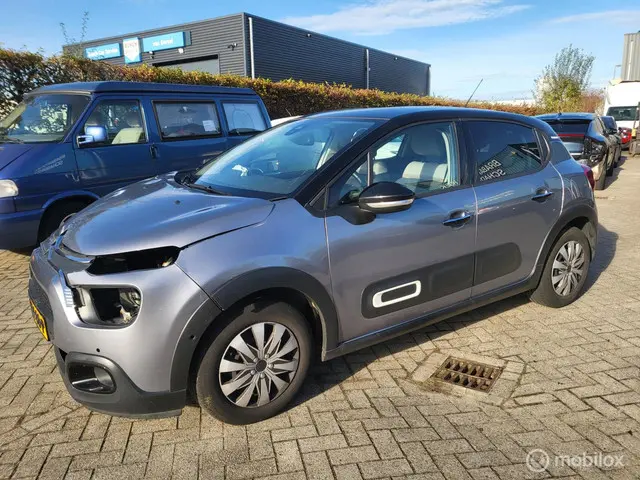 Citroën C3 1.2 PureTech Saint James 2021 Benzine