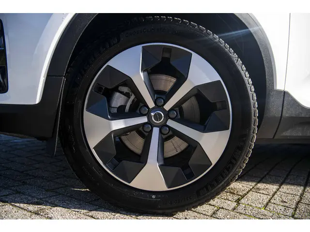 Volvo XC40 2.0 B4 Plus Dark 2024 Benzine 33