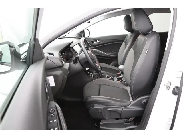 Opel Grandland X 1.2 Turbo Innovation 2020 Benzine 22