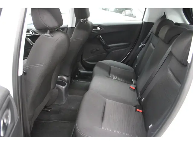 Peugeot 208 1.0 VTi Access 2014 Benzine 6