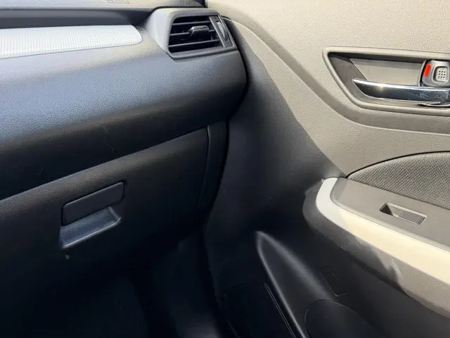 Suzuki Swift 1.2 Select Smart Hybrid 2022 Benzine 24