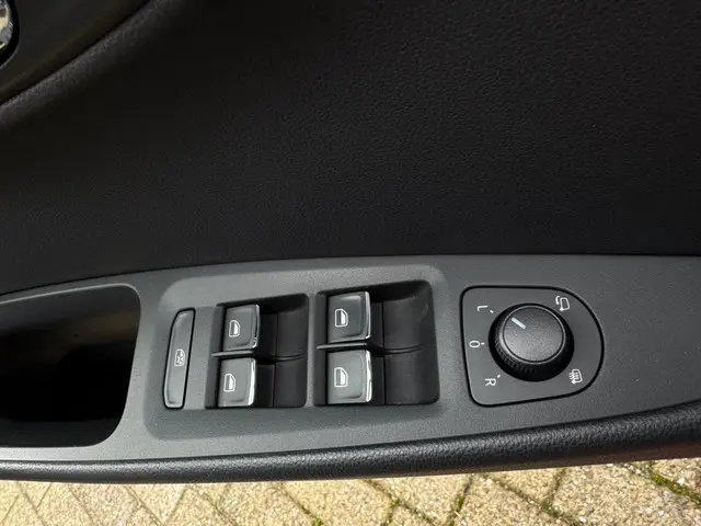 SEAT Leon 1.4 TSI FR 140pk / PDC / 2013 Benzine 17