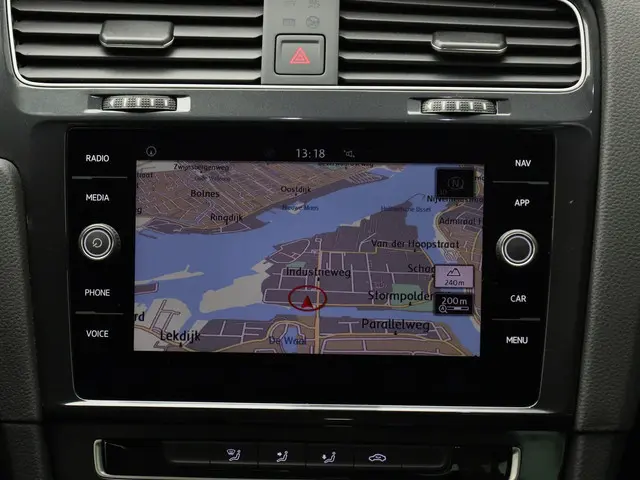 Volkswagen e-Golf E-DITION 100kW/136PK 2020 Elektrisch 35