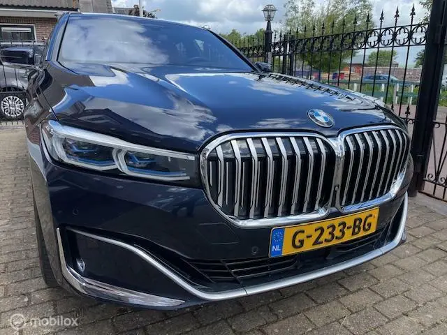BMW 7 Serie 2