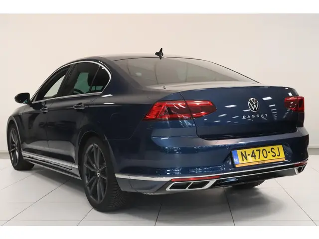 Volkswagen Passat 1.5 TSI R-Line Business + 2022 Benzine 6