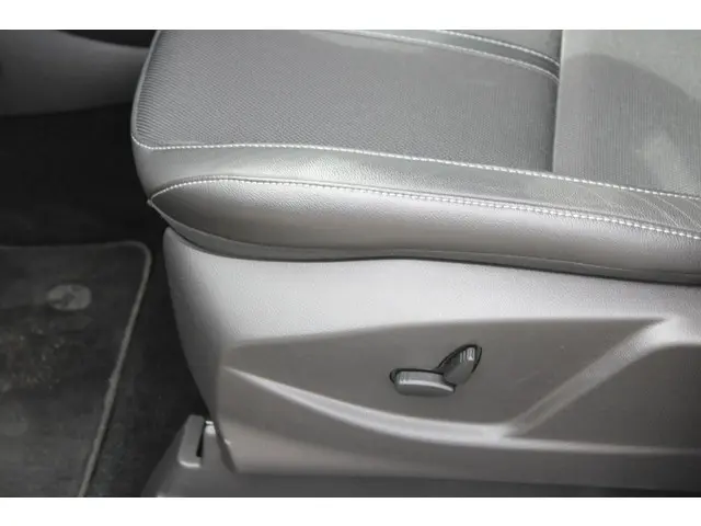 Ford C-MAX 1.0 EcoBoost 125 PK Titanium 2019 Benzine 16