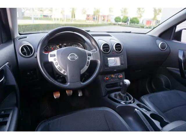 Nissan QASHQAI 1.6 360 2013 Benzine 10