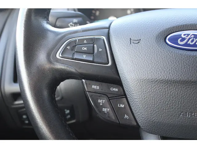 Ford Focus Wagon 1.0 Lease Edition 2018 Benzine 18