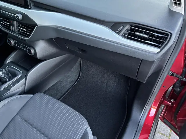 Ford Focus Wagon HELAAS VERKOCHT!!! 2019 Benzine 30