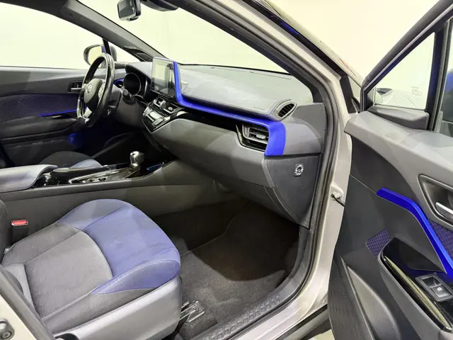 Toyota C-HR 1.8 Hybrid Bi-Tone Plus 2017 Hybride Benzine 10