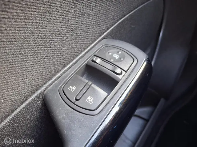 Opel Corsa 1.2 EcoFlex Cosmo 2014 Benzine 17