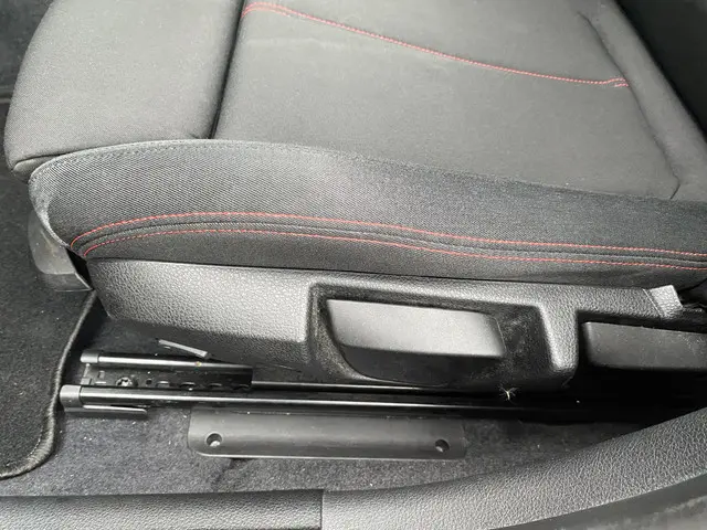 BMW 1 Serie 118i High Executive 2012 Benzine 19