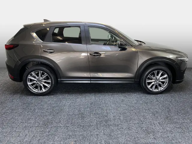 Mazda CX-5 2.5 4WD SkyActiv-G 194 Luxury 2020 Benzine 32