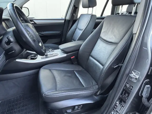BMW X3 xDrive20i High Executive 2012 Benzine 4