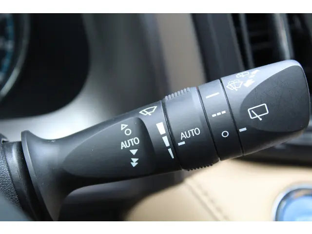 Toyota RAV4 2.5 Hybrid Energy Plus 2019 Hybride Benzine 23