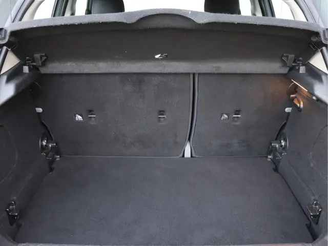 MINI One | Navigatiesysteem 2019 Benzine 47