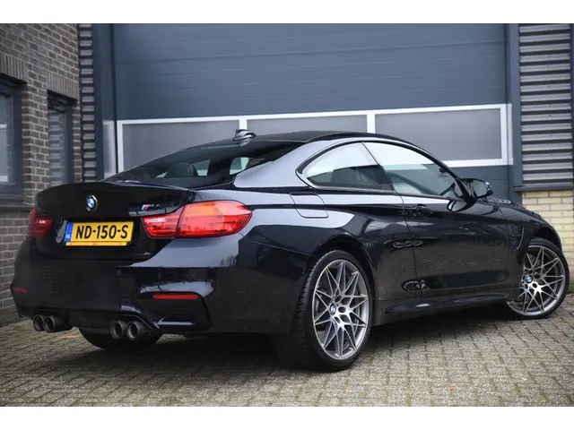 BMW M4 4-serie Coupé Competition 2017 Benzine 17