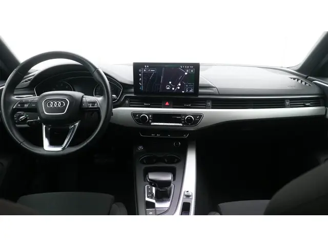 Audi A4 Avant 35 TFSI 150pk Competition 2021 Benzine 29