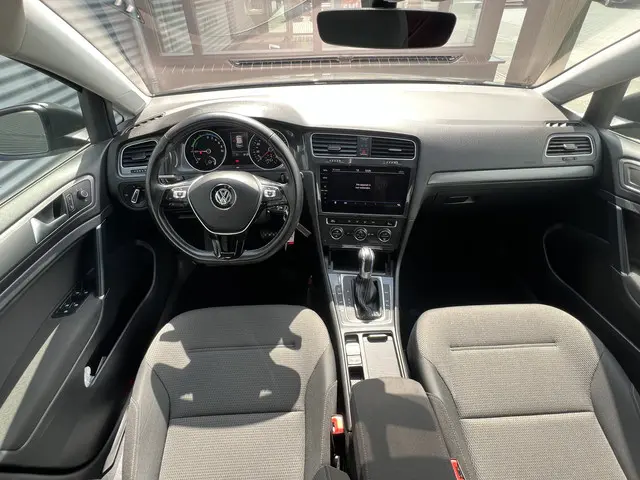 Volkswagen e-Golf e-Golf 2017 Elektrisch 3