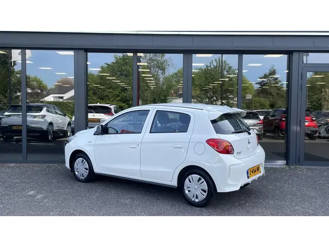 Mitsubishi Space Star 1.2 Connect+ 2024 Benzine 6