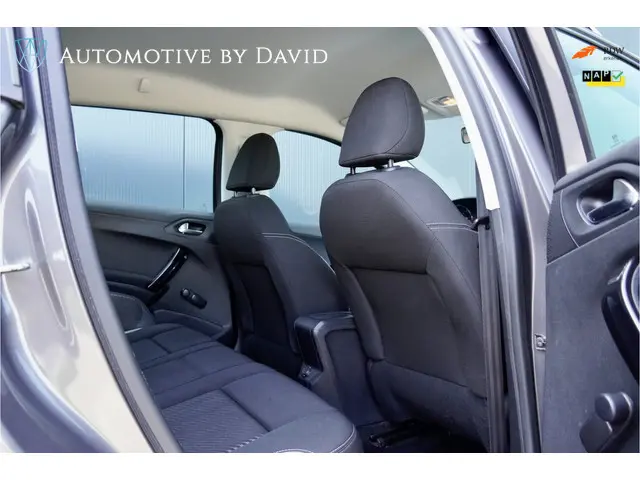 Peugeot 2008 1.2 VTi 82 pk ACTIVE 2014 Benzine 34