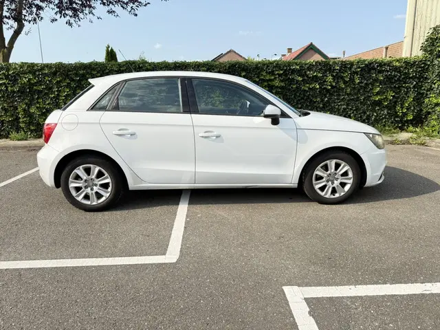 Audi A1 Sportback 1.4 TFSI Connect 2012 Benzine 3