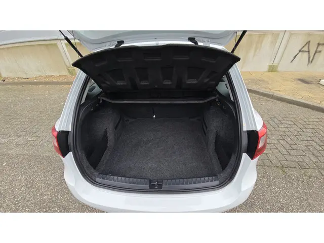 SEAT Ibiza ST 1.0 EcoTSI Style Connect 2015 Benzine 35