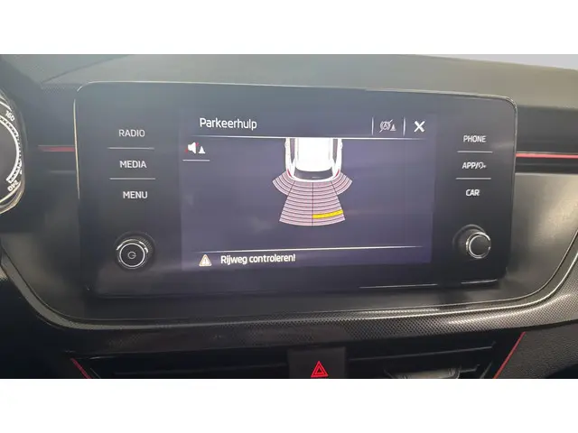 Škoda Kamiq 1.0 TSI Sport Business 2023 Benzine 25