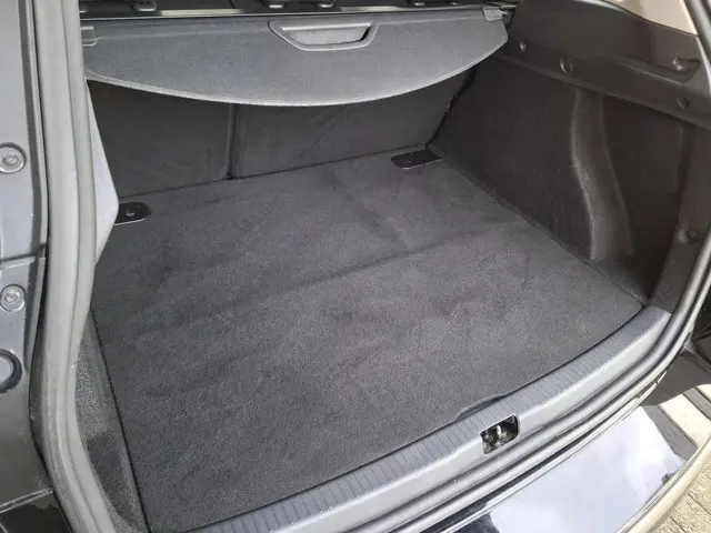 Renault Clio Estate TCe 90 Limited 2020 Benzine 32