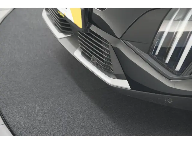 Peugeot 2008 1.2 Hybrid 145 Allure 2025 Hybride Benzine 20