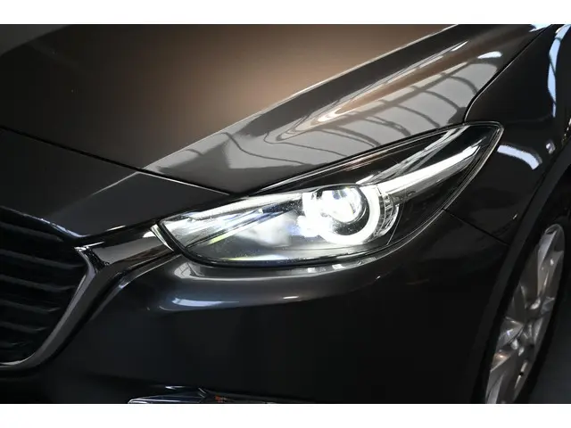 Mazda 3 SkyActiv-G 120 6MT SkyLease+ 2018 Benzine 4