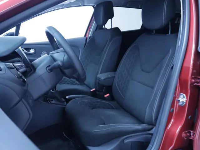 Renault Clio Estate 0.9 TCe Limited 2018 Benzine 7