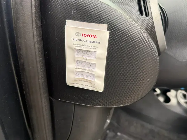 Toyota Aygo 1.0 VVT-i Now 2014 Benzine 10