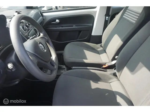 Volkswagen up! 1.0 BMT move up! 2016 Benzine 8