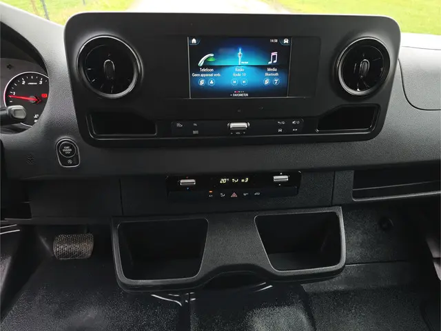 Mercedes-Benz Sprinter 317 1.9 CDI L2 H2 RWD 2022 Diesel 14