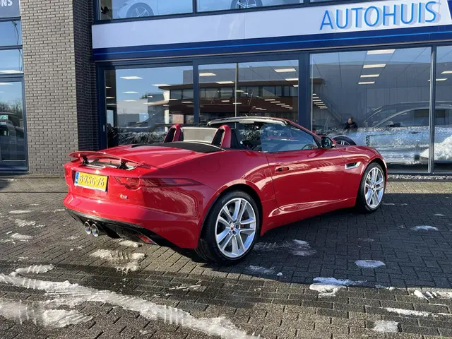 Jaguar F-Type 3.0 V6 S Convertible 2013 Benzine 6