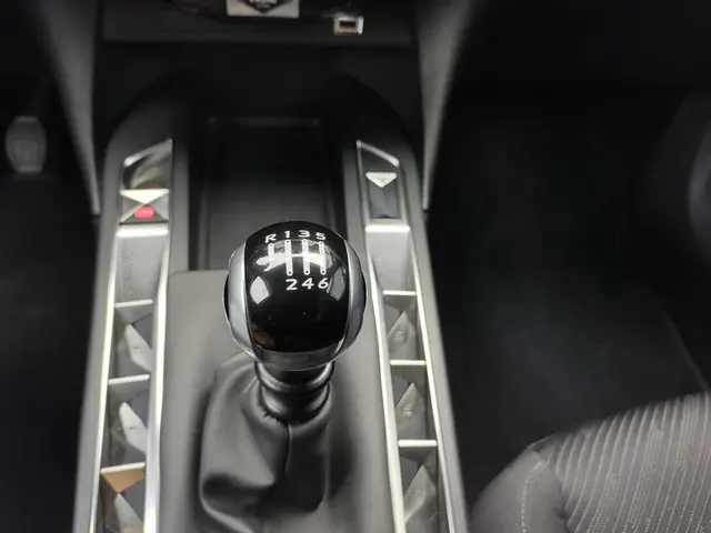 DS DS 3 Crossback 1.2 PureTech Montmartre 2022 Benzine 17