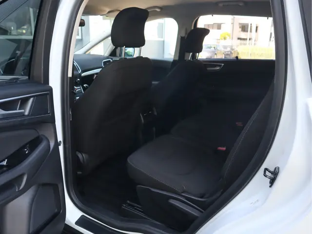 Ford S-Max 1.5 Titanium 2016 Benzine 44