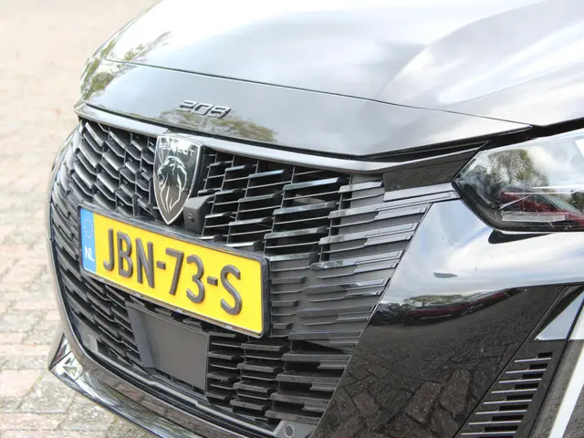 Peugeot 208 Hybrid 136 e-DCS6 GT 2024 Hybride Benzine 24