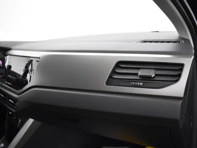 Volkswagen Polo 1.0 Tsi 95pk DSG Highline 2021 Benzine 27